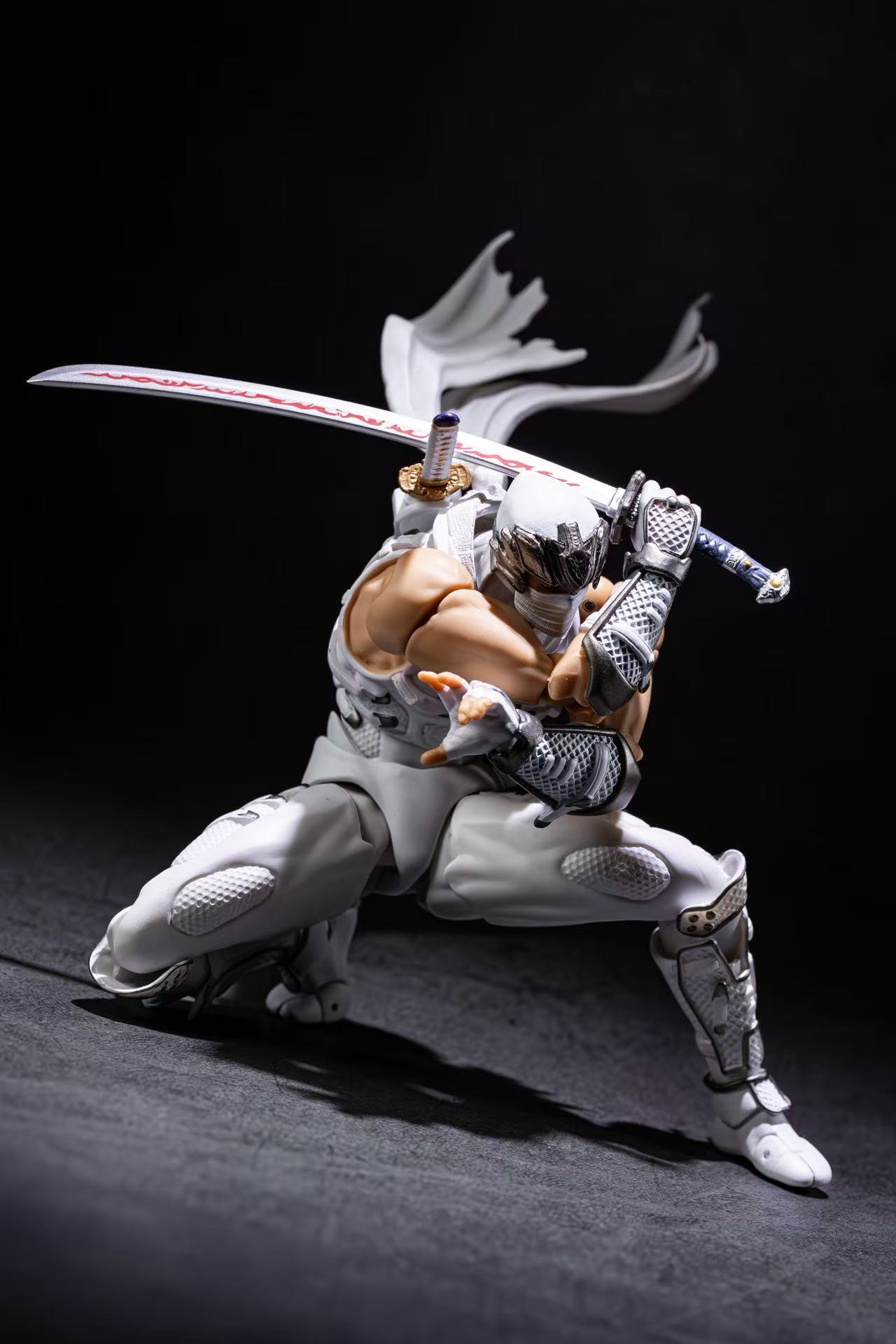 재고 있음 AC 토이즈 두 번째 배치 위테 류 레볼텍  - Model Kit Batman 리뷰 및 가격