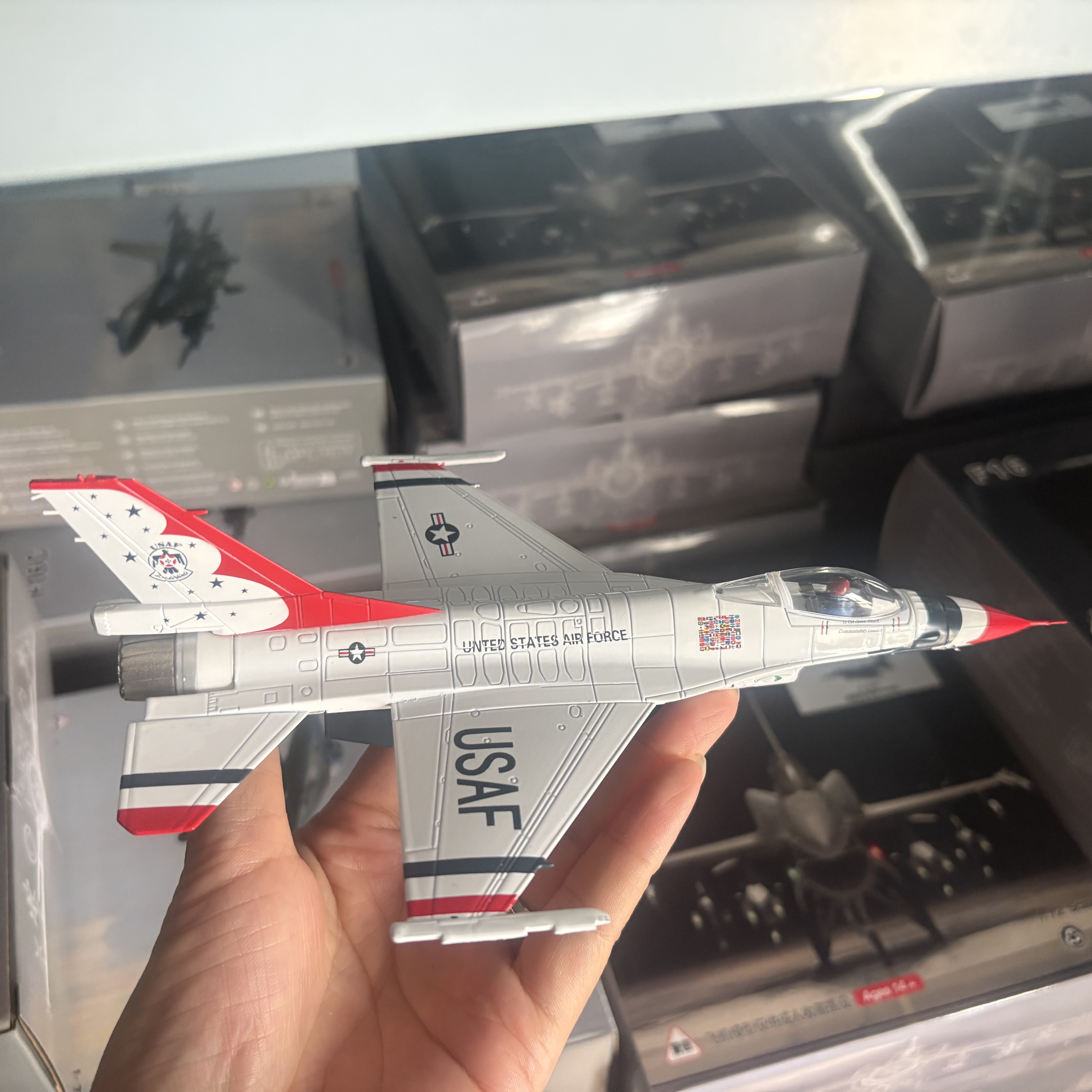 1/72 스케일 미국 공군 F-16C 썬더버드 F16  - Model Kit Aircraft 리뷰 및 가격